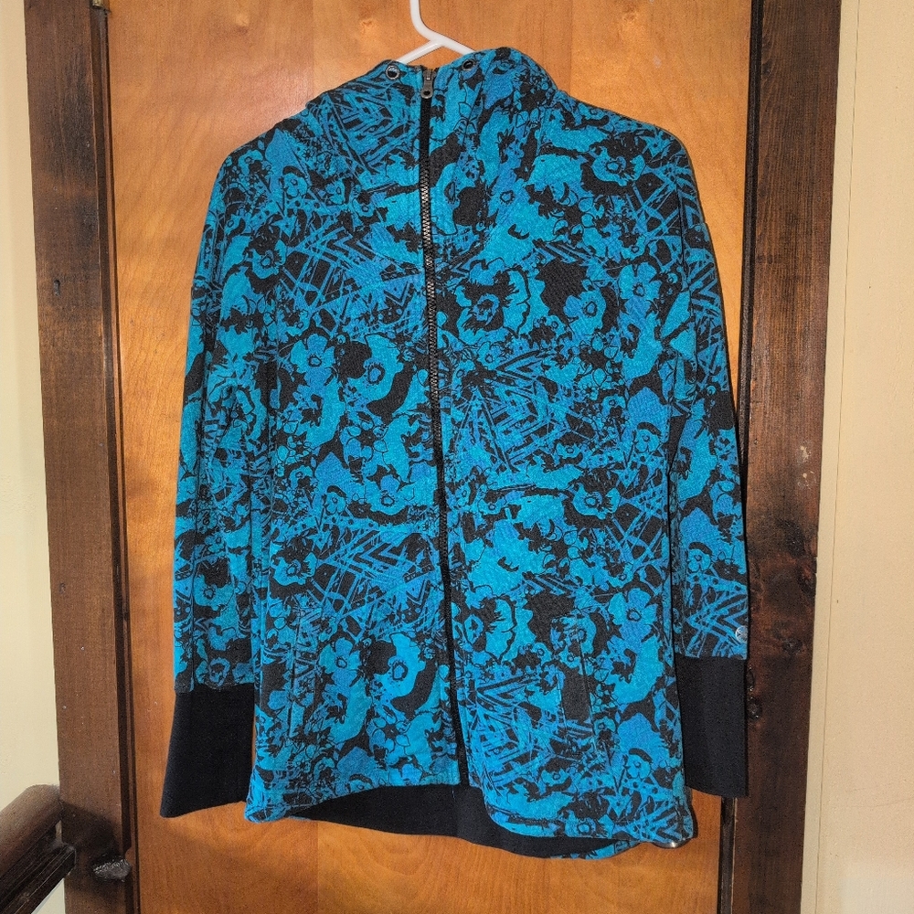 Gaiam Woman's Small Hooded Zip Up Sweater